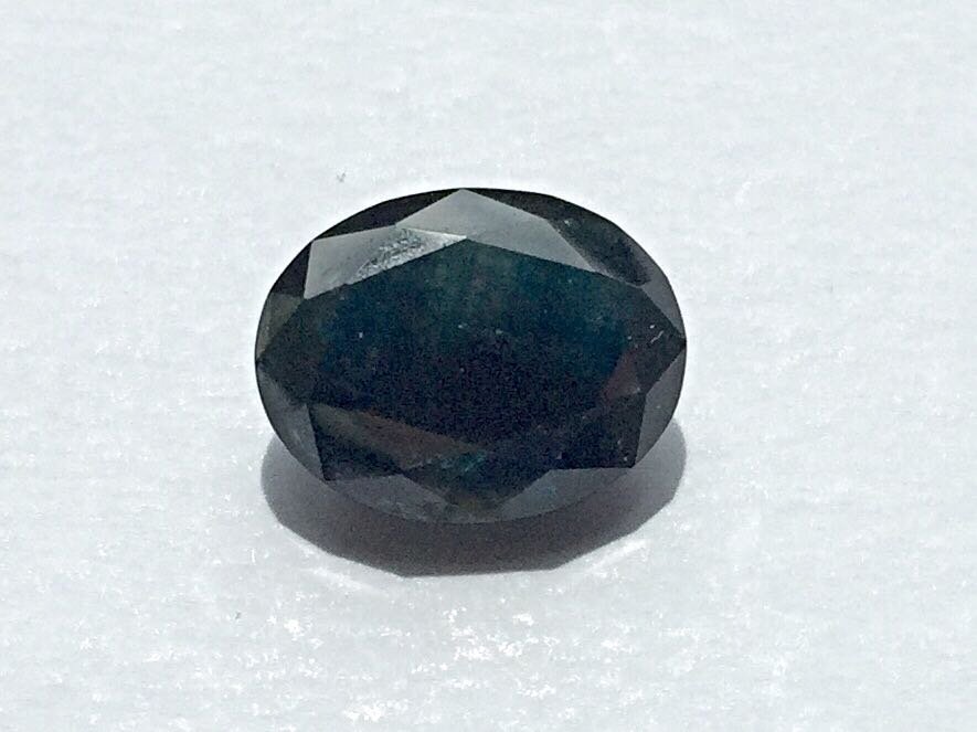 Natural Australian faceted sapphire (1 of 1)