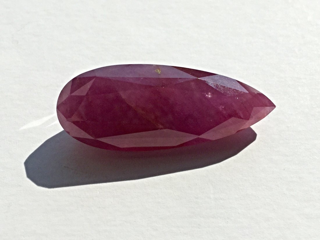 Natural faceted Tanzanian ruby 30,2ct (1 of 2)