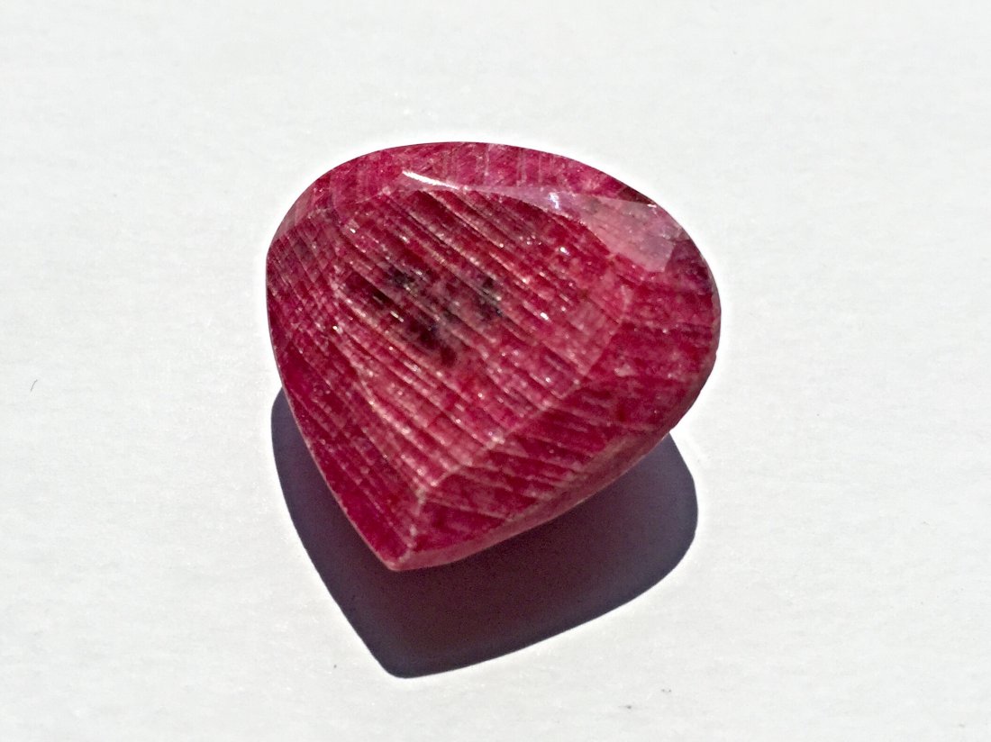 Natural Indian faceted ruby (1 of 1)
