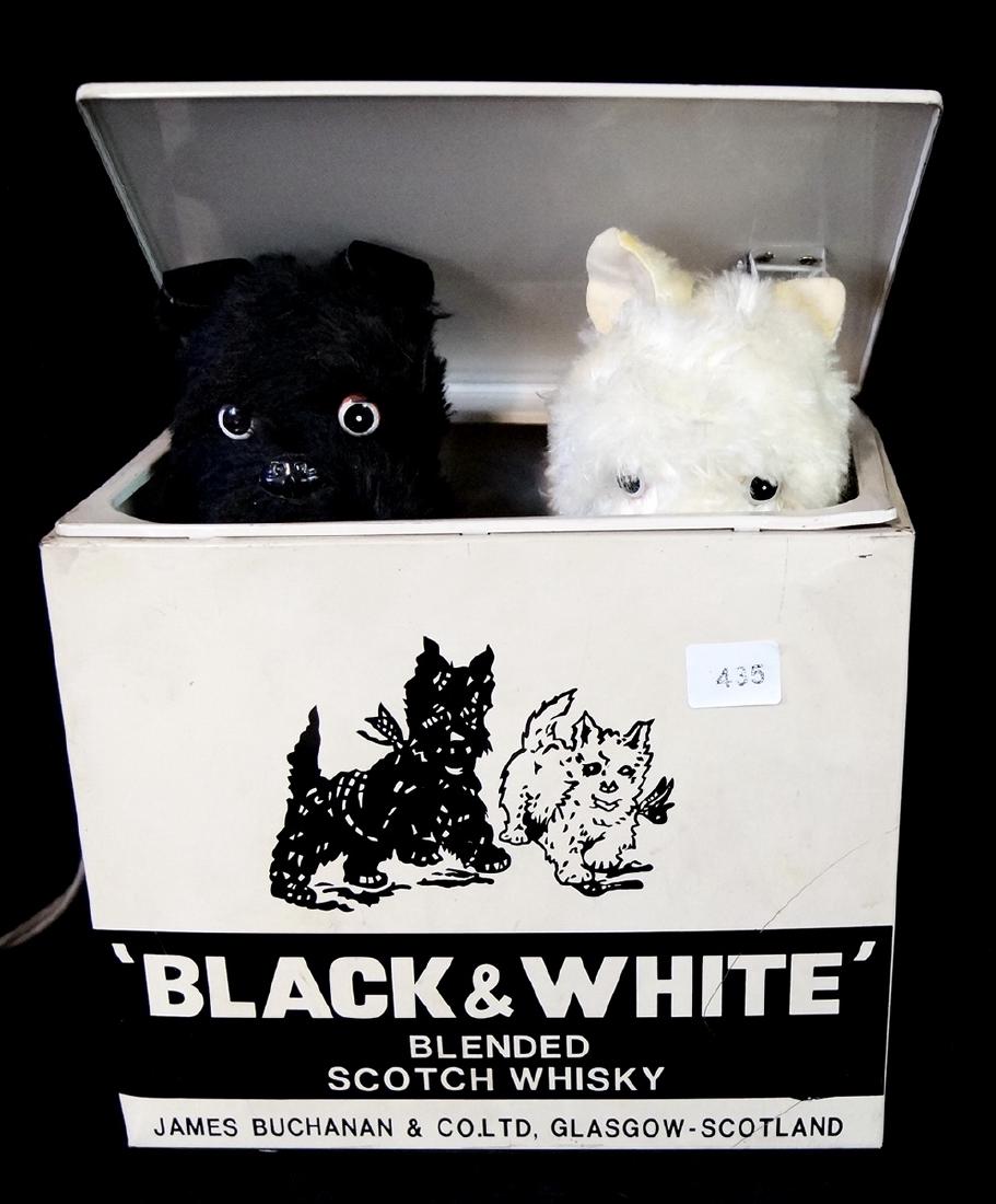 BLACK & WHITE BLENDED SCOTCH WHISKY ADVERTISMENT, 7X8 (1 of 4)