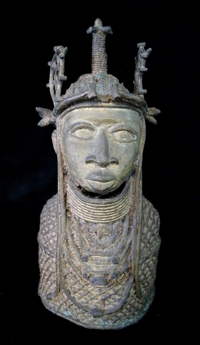 AFRICAN BRONZE FIGURE (1 of 6)