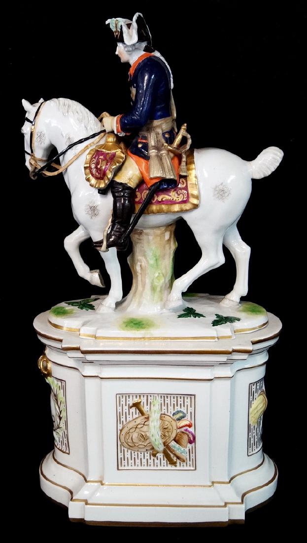 KING FREDERICK ON HORSE: CONTINENTAL PORCELAIN KING FREDERICK ON HORSE 20.5 X 7 X 10.5 INC. BASE