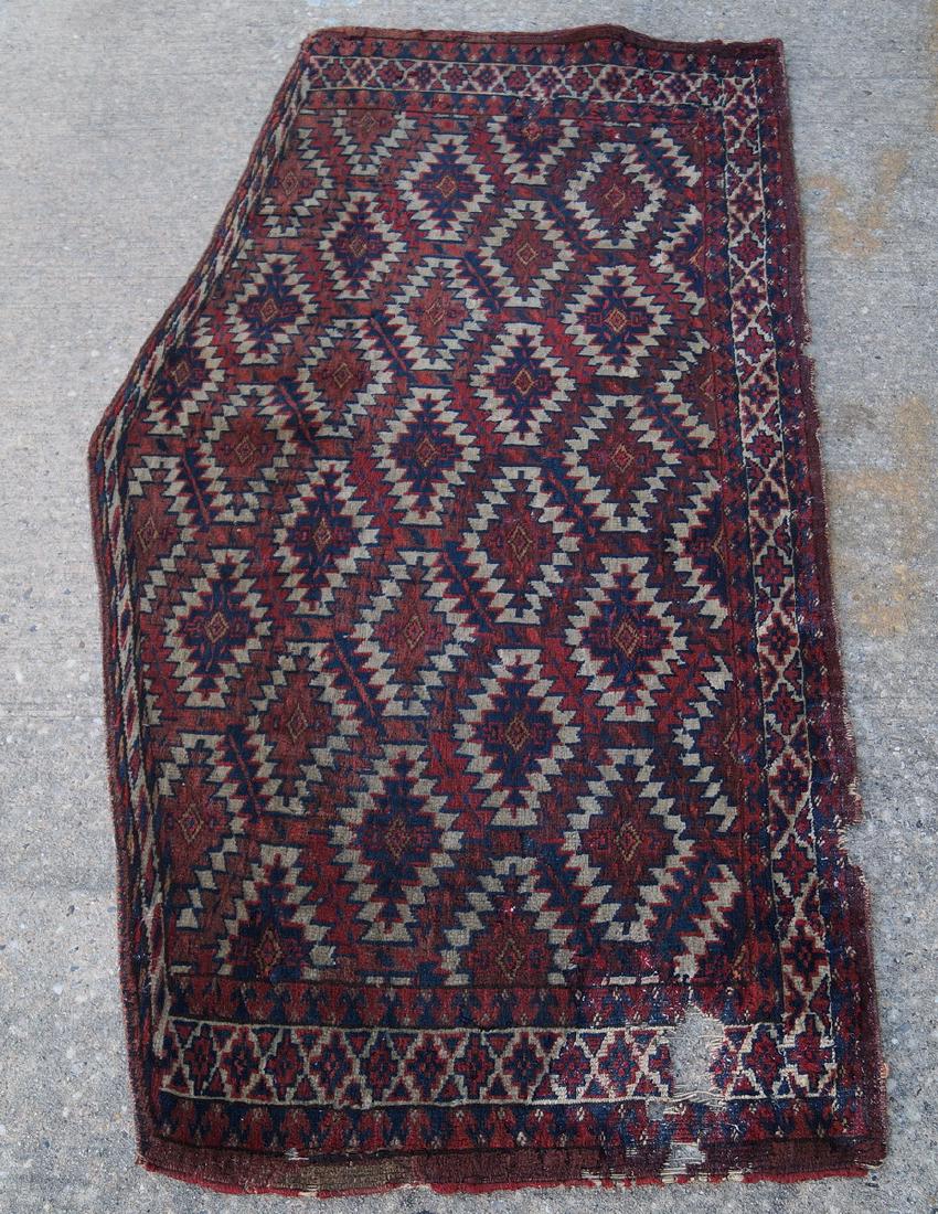ANTIQUE TURKMEN PRAYER RUG: ANTIQUE TURKMEN PRAYER RUG 4' X 2'2"
