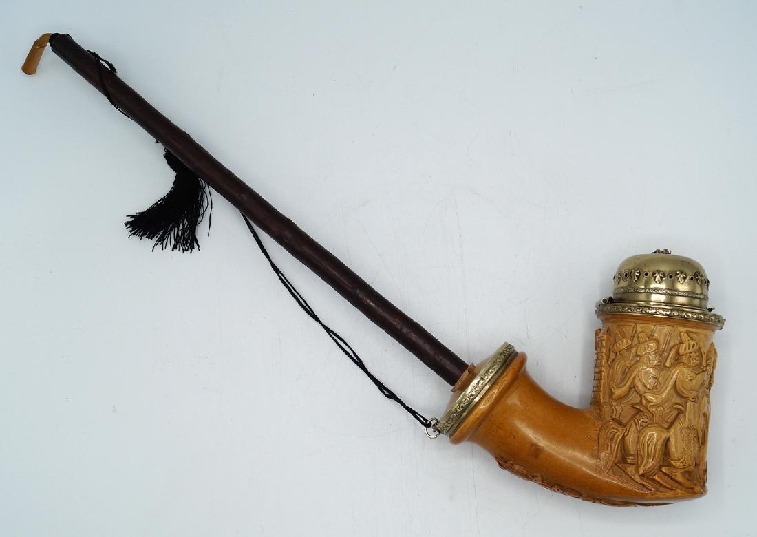 CARVED MEERSCHAUM PIPE KNIGHT MOTIF WITH SILVER DECKLE (1 of 17)