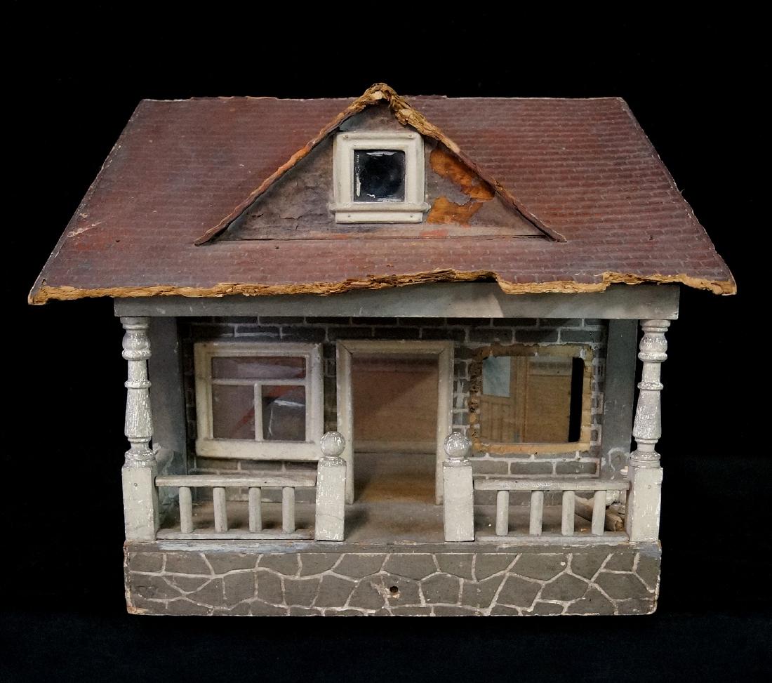 SCHOENHUT DOLL HOUSE (1 of 13)