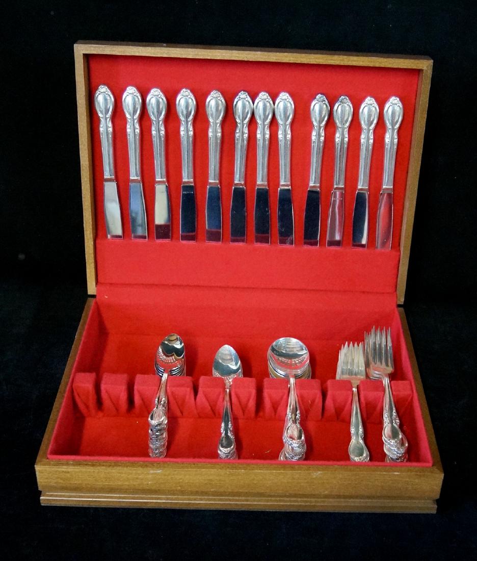 BOX LOT ROGERS SILVERPLATE FLATWARE W/CASE (1 of 4)
