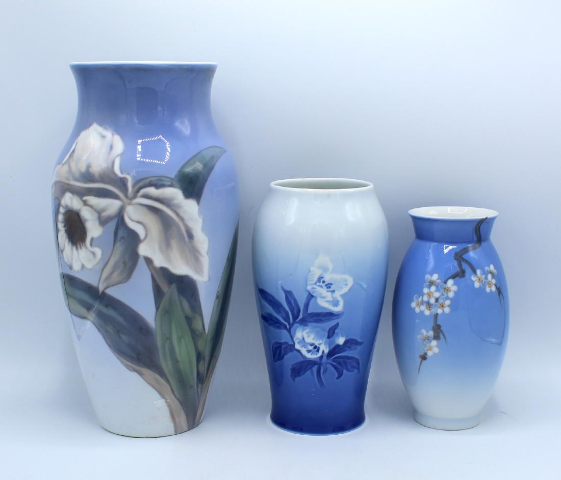 3 VASES: BING GRUNDAHL & COPENHAGEN: 3 VASES: BING GRUNDAHL & COPENHAGEN 13"H TALLEST
