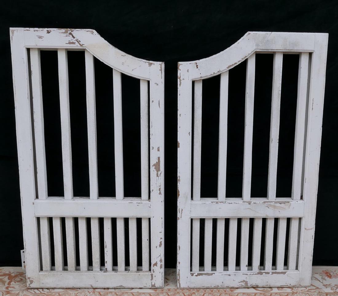 PR. WOOD GATES (1 of 3)