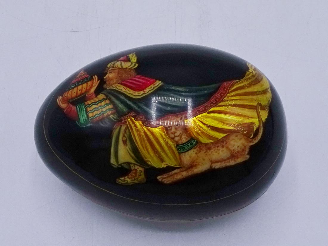 RUSSIAN LACQUER EGG FORM BOX (1 of 4)
