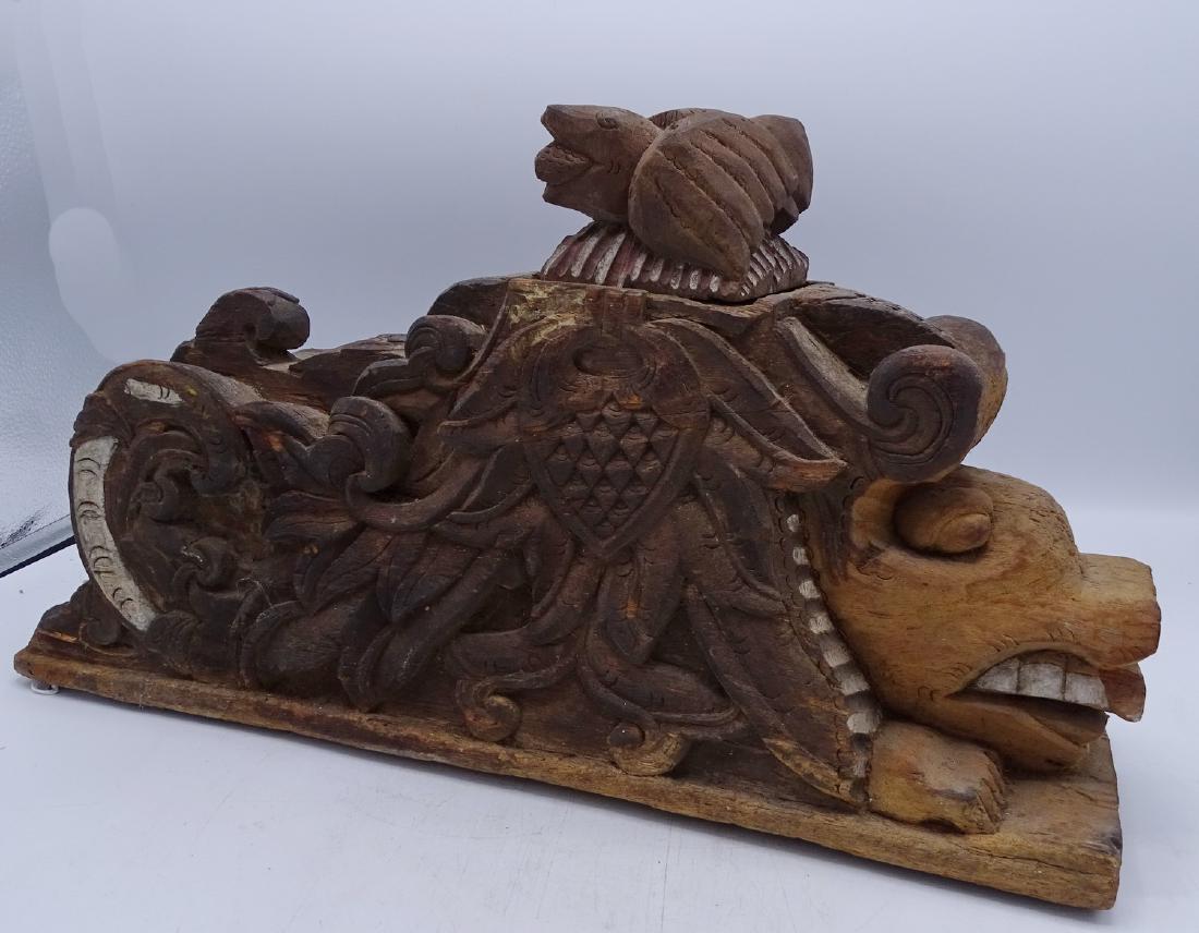 CARVED WOOD PAINTED ARCHITECTURAL ELEMENT (1 of 4)