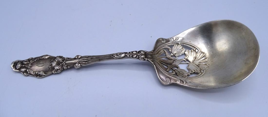 GORHAM STERLING SILVER PEA PATTERN SERVING SPOON (1 of 6)