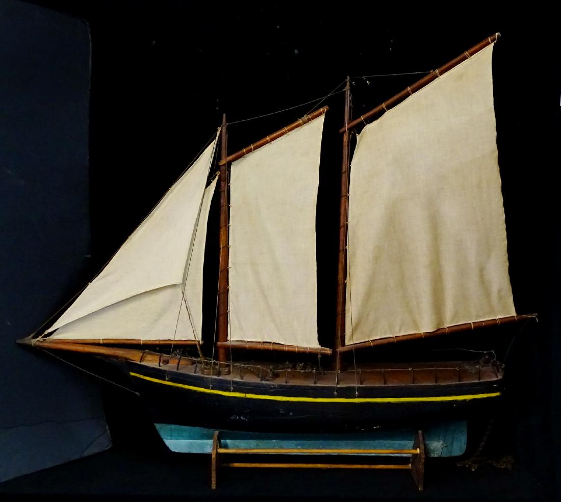 VINTAGE POND YACHT (1 of 7)