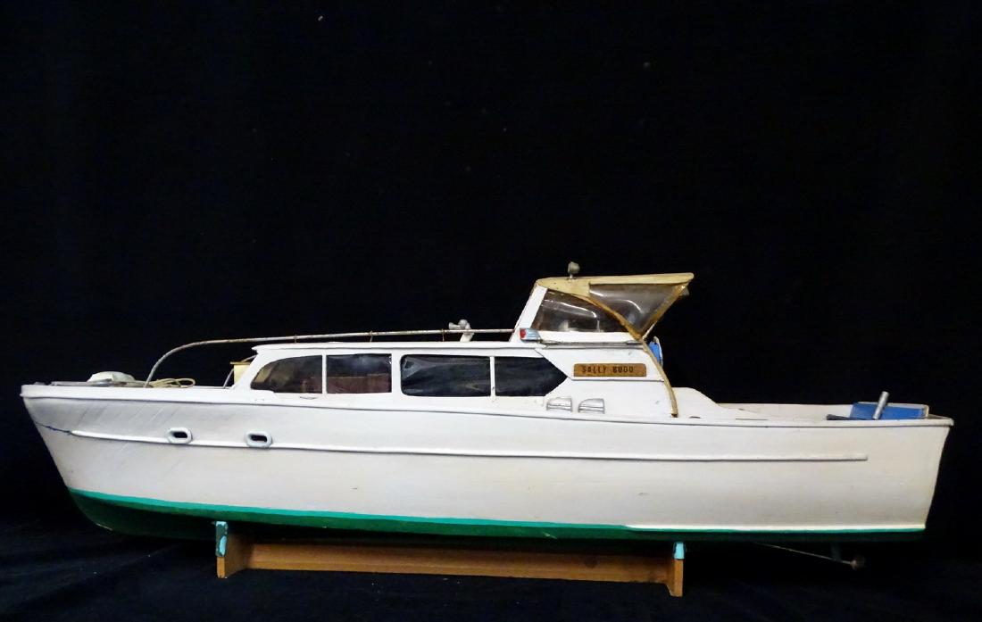 SALLY BUDD WOOD MODEL CABIN CRUISER (1 of 11)