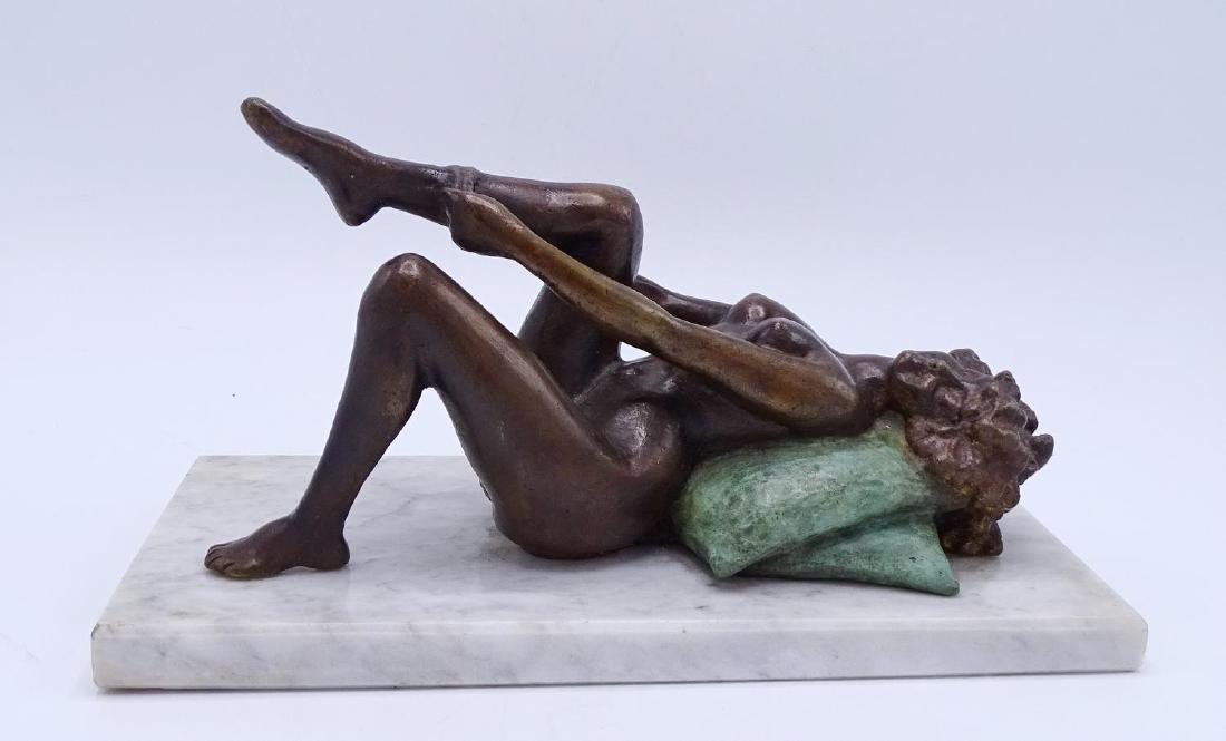 BRONZE RECLINING FEMALE NUDE ON WHITE MARBLE BASE: BRONZE RECLINING FEMALE NUDE ON WHITE MARBLE BASE 5"H 10"L 4"D