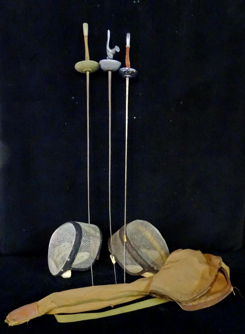 LOT CASTELLO NYC FENCING EQUIPMENT: LOT CASTELLO NYC FENCING EQUIPMENT INC. 2 MASKS: 1 CHILD 1 ADULT