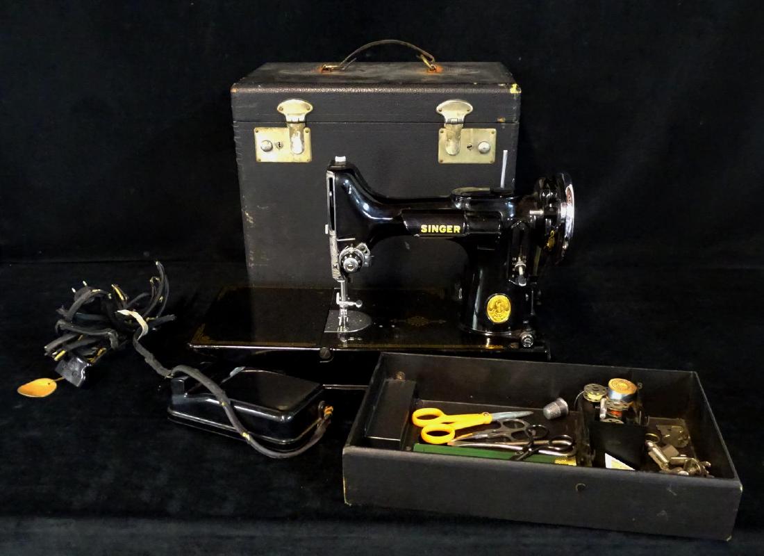 1948 FEATHER WEIGHT SINGER SEWING MACHINE: 1948 FEATHER WEIGHT SINGER SEWING MACHINE
