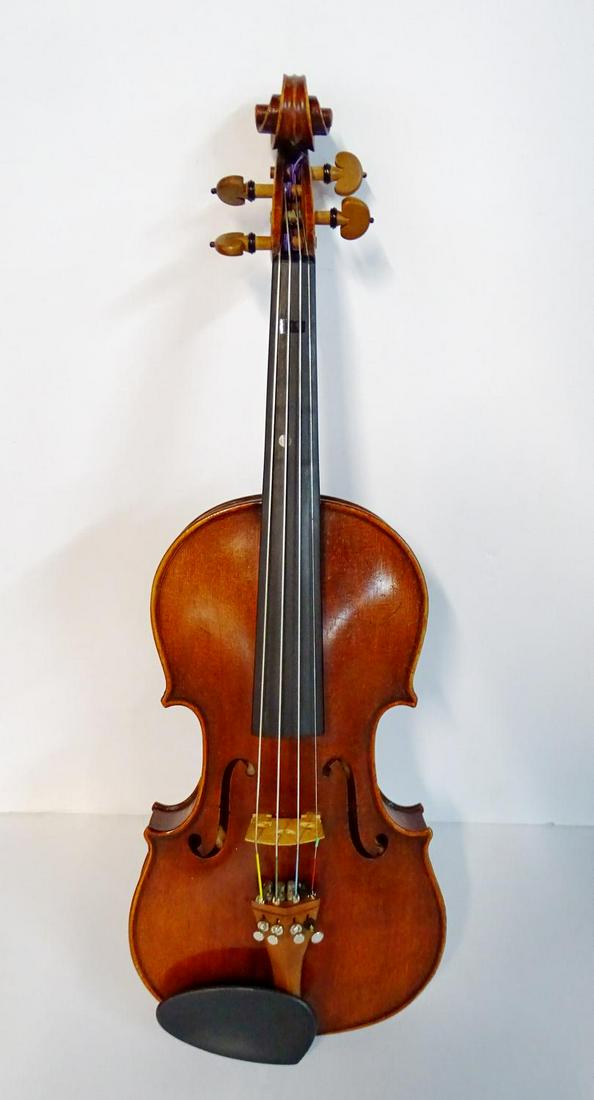 #914 EASTMAN STRINGS VIOLIN HALF MODEL # 305: #914 EASTMAN STRINGS VIOLIN HALF MODEL # 305