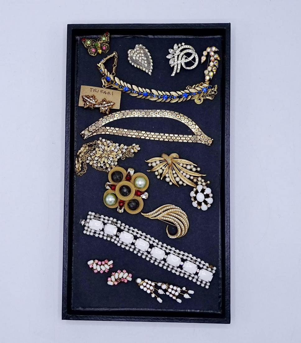 TRAY LOT JEWELRY INC. ARNOLD SCAASI, CAPRI & TRIFARI: TRAY LOT JEWELRY INC. ARNOLD SCAASI, CAPRI & TRIFARI