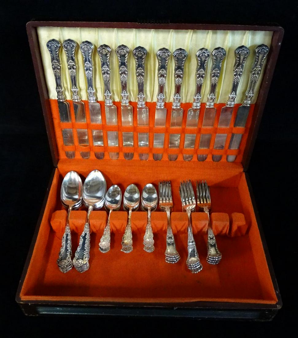 ROGERS BROS. REPOUSSE SILVERPLATE FLATWARE SET APPRX.: ROGERS BROS. REPOUSSE SILVERPLATE FLATWARE SET APPRX. 50 PCS.