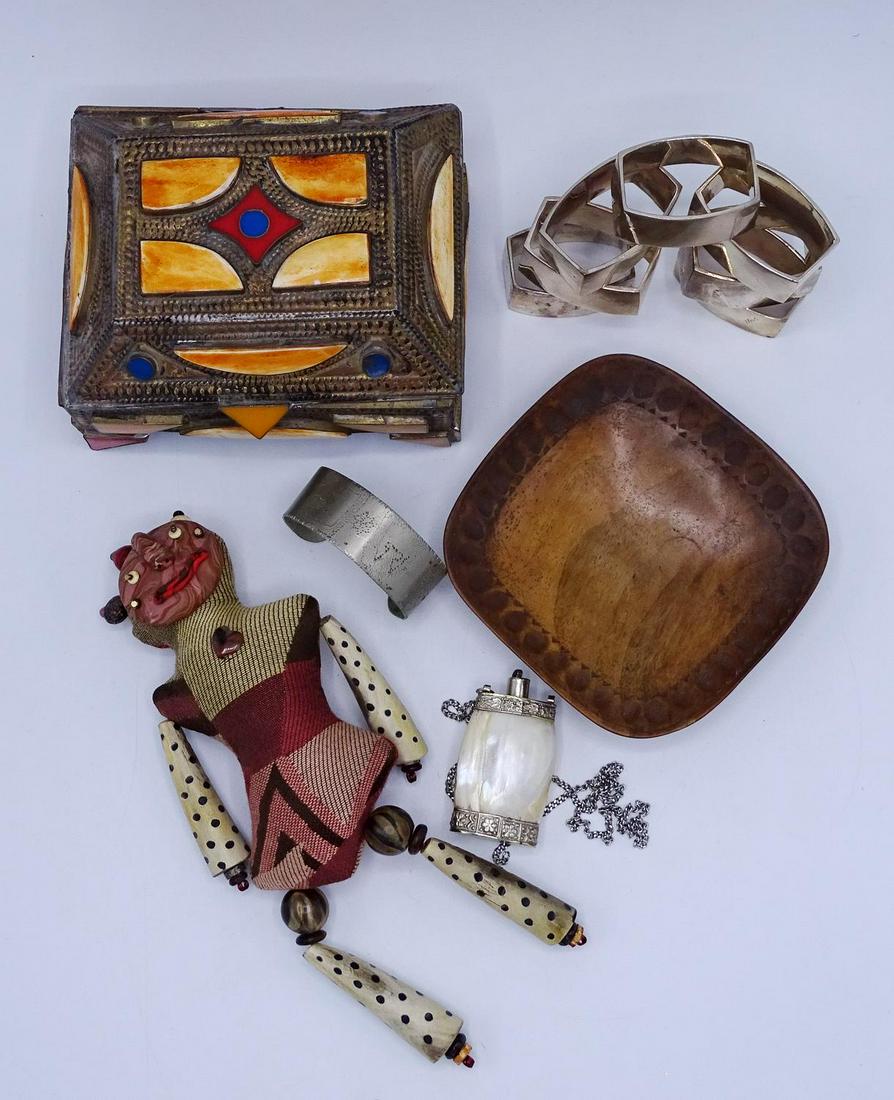 TRAY LOT INC. NAPKIN RINGS & BOX: TRAY LOT INC. NAPKIN RINGS & BOX