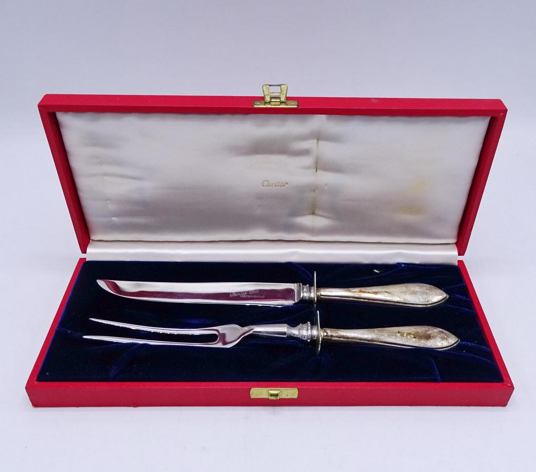 CARTIER STERLING SILVER HANDLED CARVING SET: CARTIER STERLING SILVER HANDLED CARVING SET IN FITTED CASE 10"L