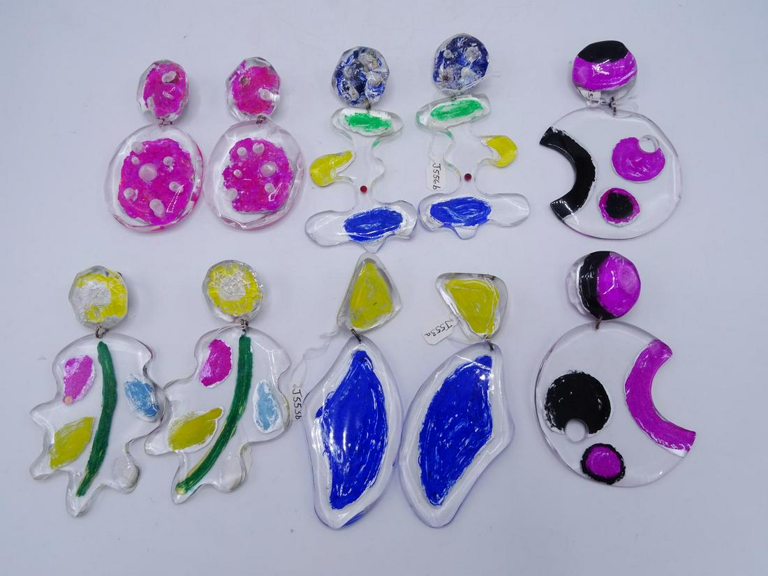 5 PAIRS REVERSE PAINTED LUCITE CLIP EARRINGS (GEOFFREY: 5 PAIRS REVERSE PAINTED LUCITE CLIP EARRINGS (GEOFFREY BEENE FOUNDATION)