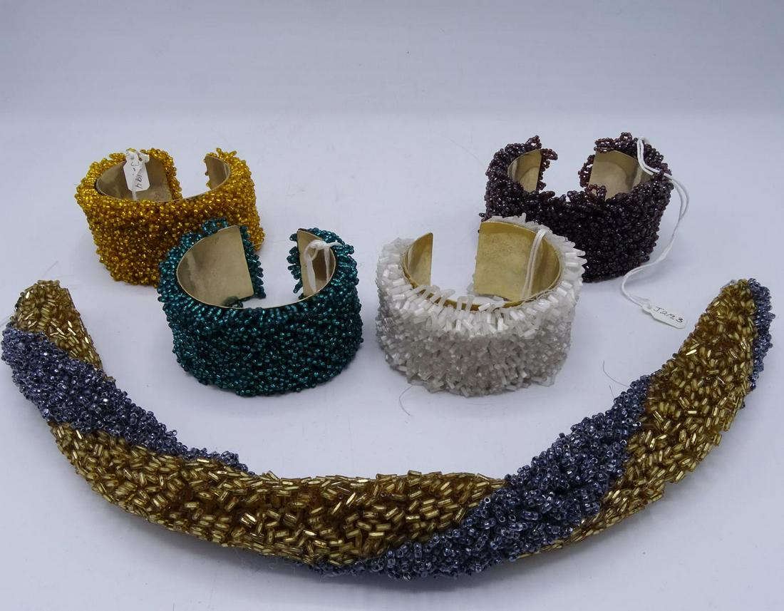 HEAVY BEADED CHOKER & 4 BEADED CUFF BRACELETS: HEAVY BEADED CHOKER & 4 BEADED CUFF BRACELETS (GEOFFREY BEENE FOUNDATION)