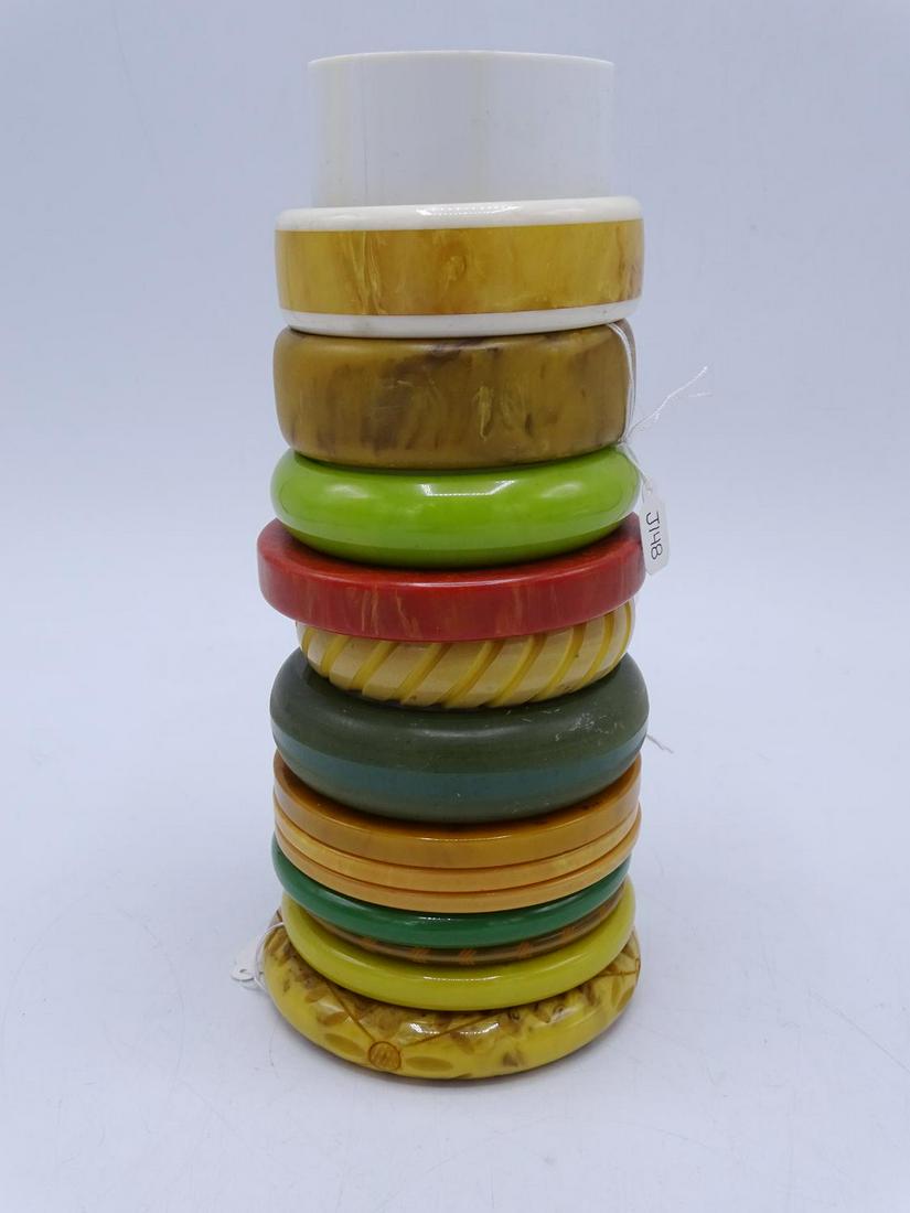 13 BAKELITE BRACELETS (GEOFFREY BEENE FOUNDATION): 13 BAKELITE BRACELETS (GEOFFREY BEENE FOUNDATION)