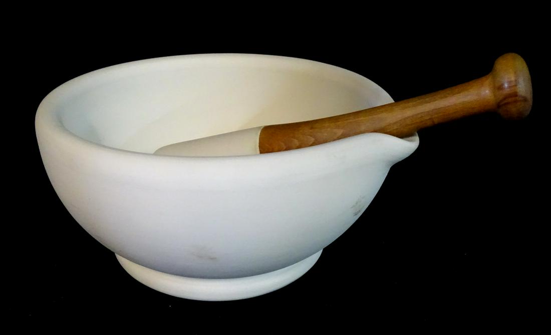 LARGE MORTAR & PESTLE: LARGE MORTAR & PESTLE 10"H