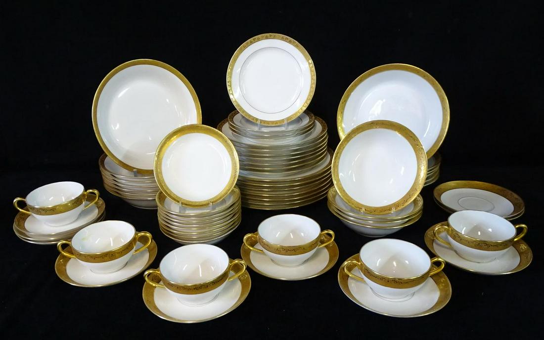 MIXED LOT GILT RIM DINNERWARE LIMOGES & HUTCHENREUTHER: MIXED LOT GILT RIM DINNERWARE LIMOGES & HUTCHENREUTHER