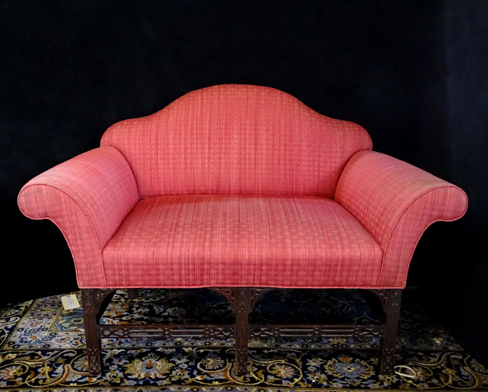 CHINESE CHIPPENDALE STYLE UPHOLSTERED SETTEE 33" X 48": CHINESE CHIPPENDALE STYLE UPHOLSTERED SETTEE 33" X 48" X 28"