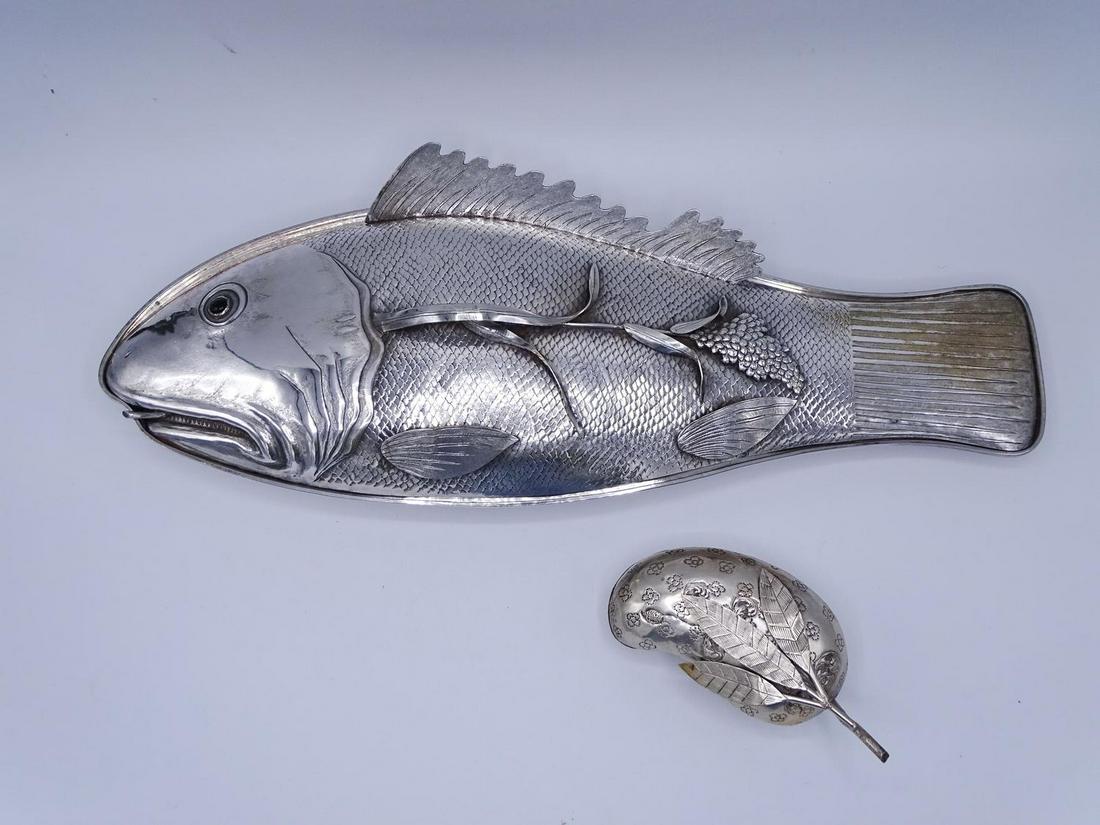 2 FIGURAL SERVING VESSELS INC. FISH (4" X 20" X 8"): 2 FIGURAL SERVING VESSELS INC. FISH (4" X 20" X 8")