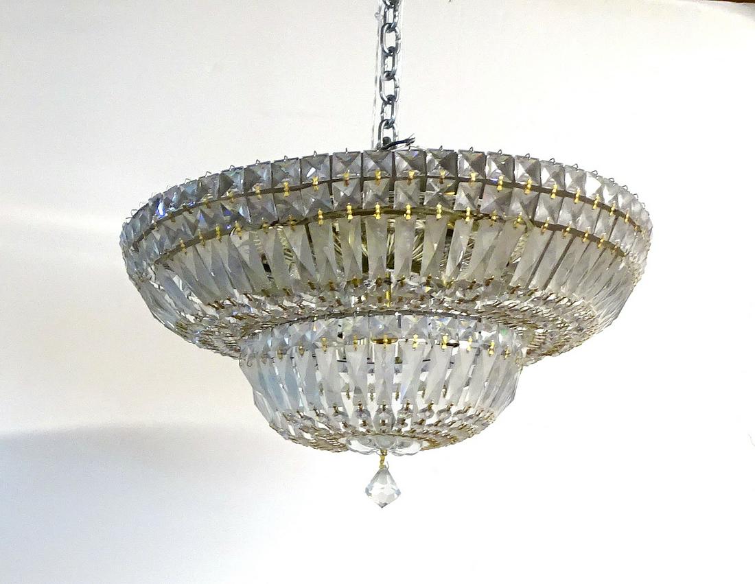 CRYSTAL FIXTURE 11"H 18" DIA.: CRYSTAL FIXTURE 11"H 18" DIA.