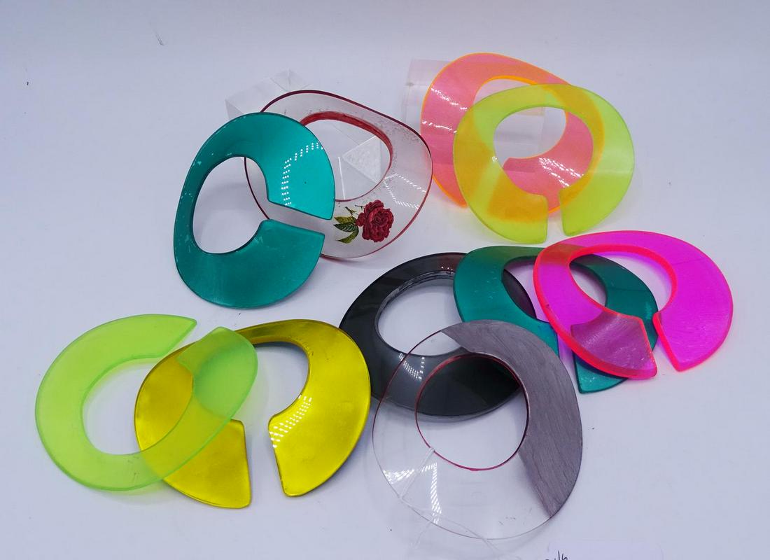 GROUP 10 PLASTIC CUFF BRACELETS (GEOFFREY BEENE: GROUP 10 PLASTIC CUFF BRACELETS (GEOFFREY BEENE FOUNDATION)