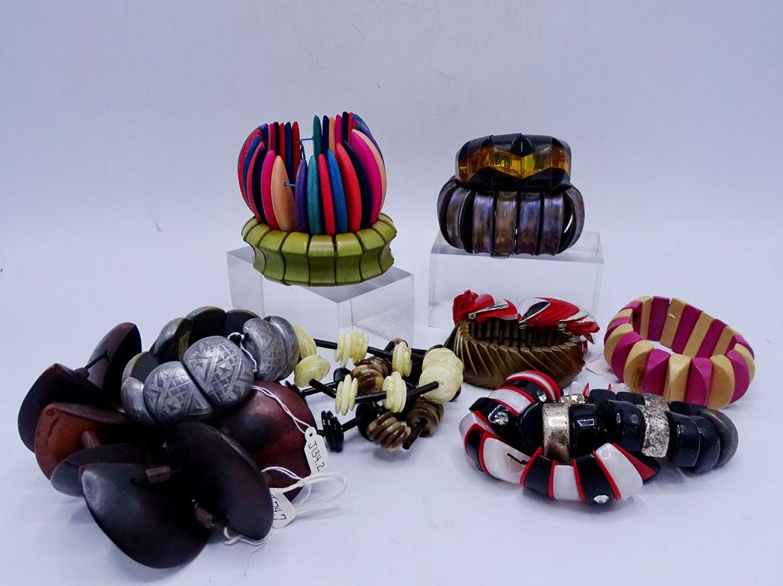 12 EXPANDABLE BANGLE BRACELETS (GEOFFREY BEENE: 12 EXPANDABLE BANGLE BRACELETS (GEOFFREY BEENE FOUNDATION)