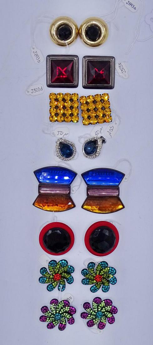 8 PR. CLIP EARRINGS (GEOFFREY BEENE FOUNDATION): 8 PR. CLIP EARRINGS (GEOFFREY BEENE FOUNDATION)