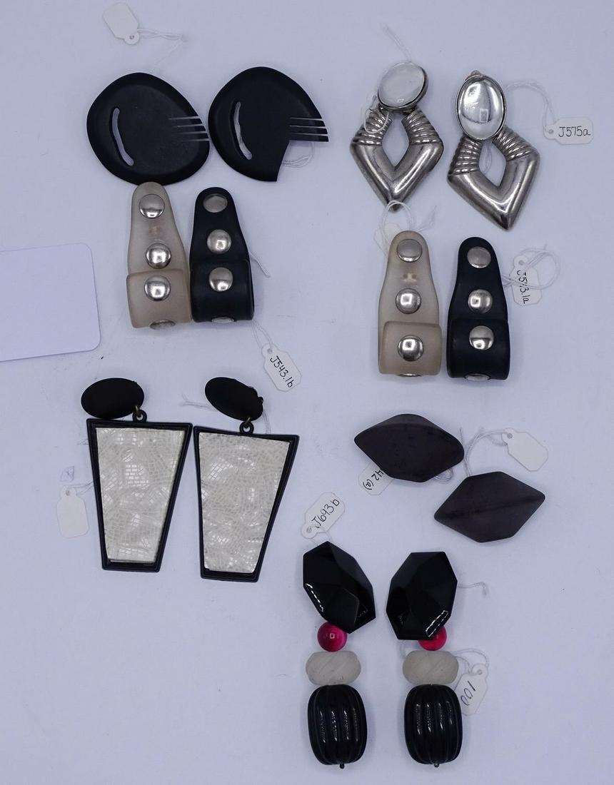 7 PR. CLIP EARRINGS (GEOFFREY BEENE FOUNDATION): 7 PR. CLIP EARRINGS (GEOFFREY BEENE FOUNDATION)
