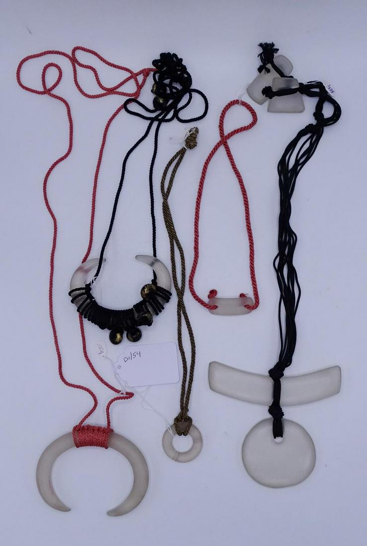 5 ROPE & PLASTIC NECKLACES 1 SGN. CRONENGER (GEOFFREY: 5 ROPE & PLASTIC NECKLACES 1 SGN. CRONENGER (GEOFFREY BEENE FOUNDATION)