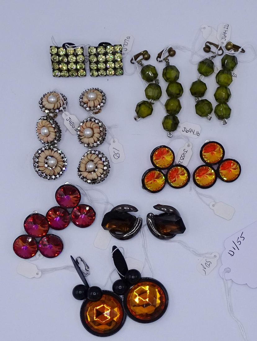 8 PR. CLIP EARRINGS (GEOFFREY BEENE FOUNDATION): 8 PR. CLIP EARRINGS (GEOFFREY BEENE FOUNDATION)