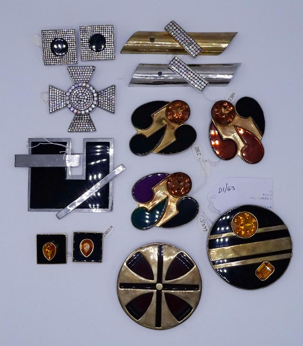 TRAY TESS SHOLOM RUNWAY JEWELRY (GEOFFREY BEENE: TRAY TESS SHOLOM RUNWAY JEWELRY (GEOFFREY BEENE FOUNDATION)