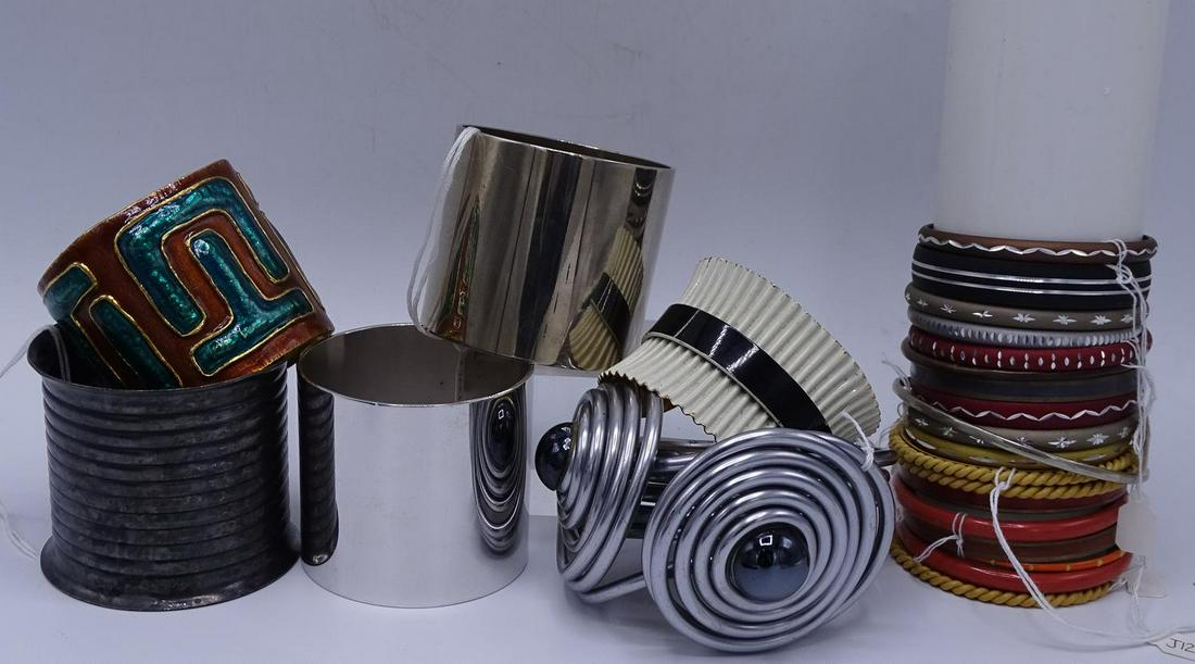 LOT 25 METAL BRACELETS (GEOFFREY BEENE FOUNDATION): LOT 25 METAL BRACELETS (GEOFFREY BEENE FOUNDATION)