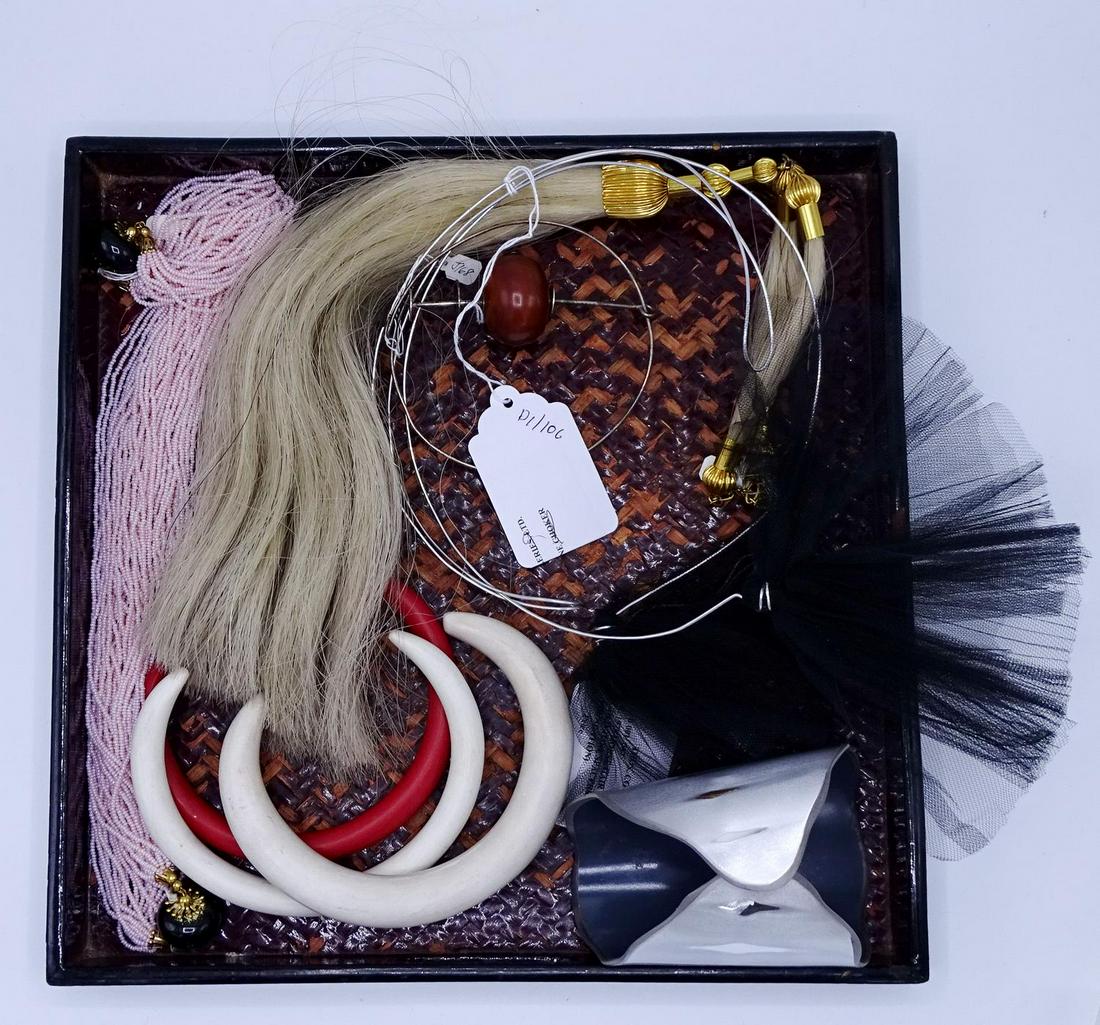ASSORTED LOT COSTUME JEWELRY (GEOFFREY BEENE: ASSORTED LOT COSTUME JEWELRY (GEOFFREY BEENE FOUNDATION)