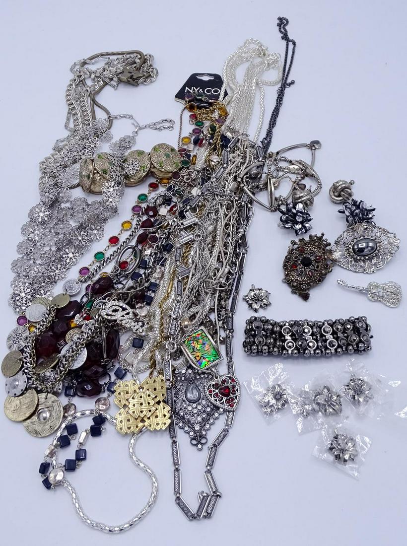ASSORTED LOT SILVER TONE JEWELRY: ASSORTED LOT SILVER TONE JEWELRY