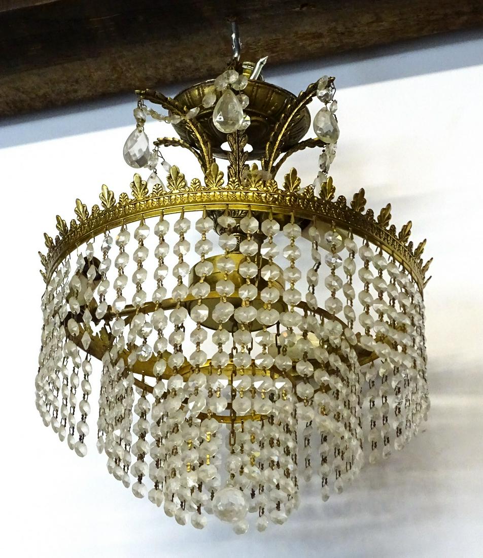 VINTAGE TIERED CRYSTAL FIXTURE: VINTAGE TIERED CRYSTAL FIXTURE