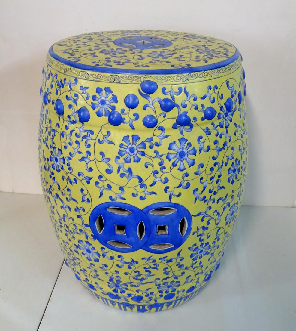 BLUE & YELLOW GARDEN SEAT: BLUE & YELLOW GARDEN SEAT 19"H 12" DIA.