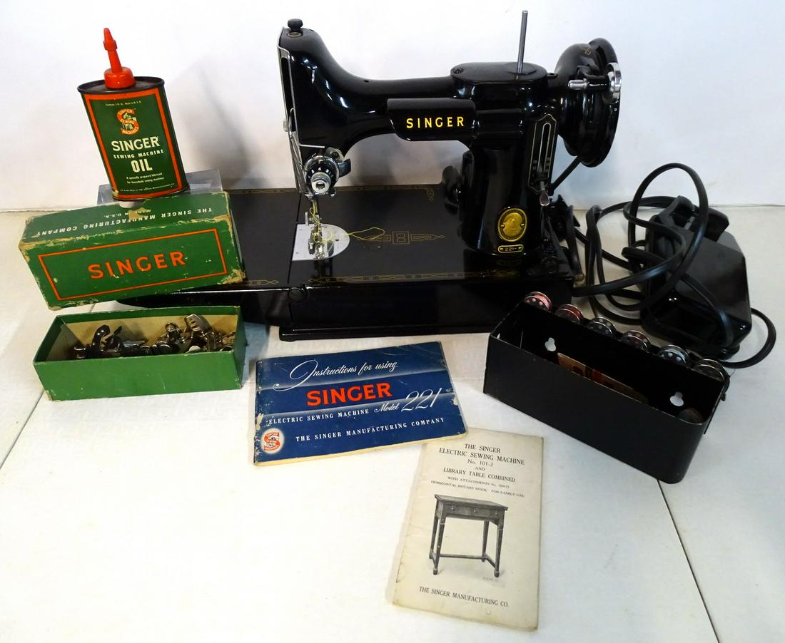 SINGER FEATHER WEIGHT SEWING MACHINE: SINGER FEATHER WEIGHT SEWING MACHINE