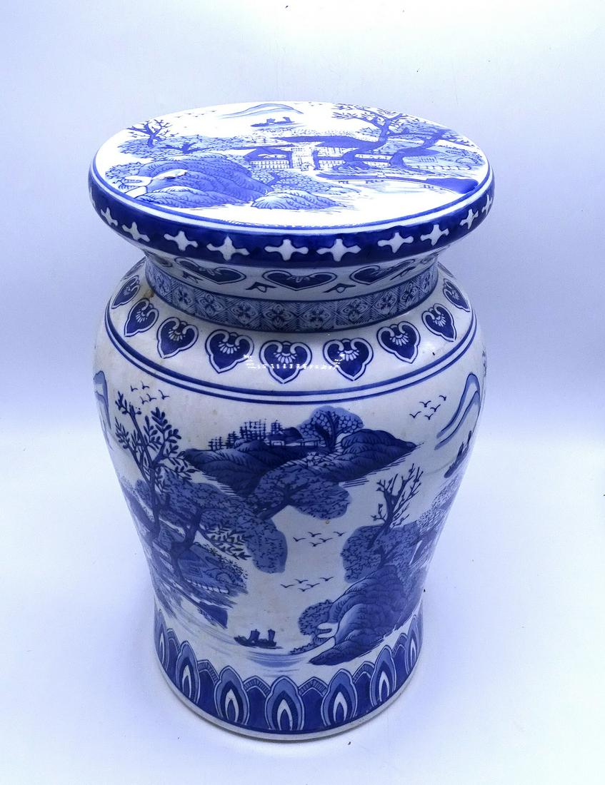 ORIENTAL BLUE & WHITE GARDEN SEAT16"H 10" DIA.: ORIENTAL BLUE & WHITE GARDEN SEAT16"H 10" DIA.
