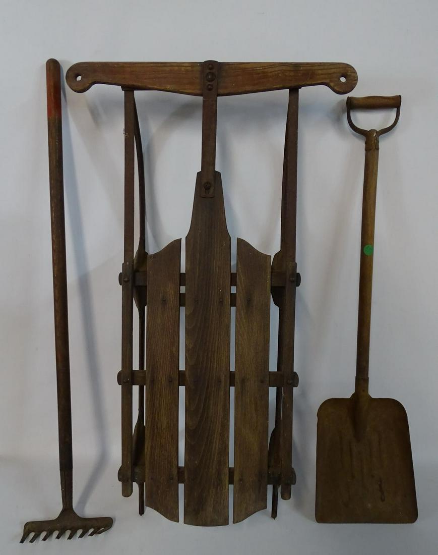 LOT VINTAGE TOYS INC. SLED: LOT VINTAGE TOYS INC. SLED