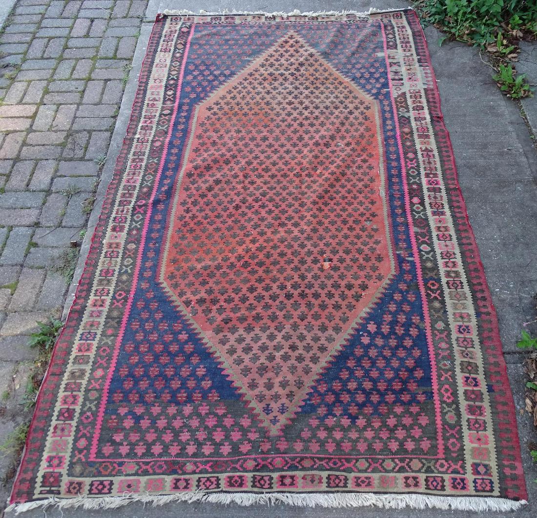 KILIM LARGE CENTER MEDALLION 8'10 X 5'2: KILIM LARGE CENTER MEDALLION 8'10 X 5'2