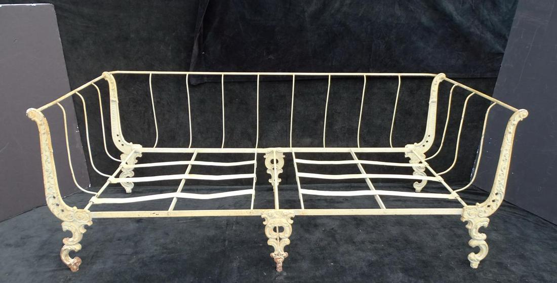 IVES & ALLEN FRENCH CANADIAN WROUGHT IRON DAYBED 29" X: IVES & ALLEN FRENCH CANADIAN WROUGHT IRON DAYBED 29" X 78" X 34"